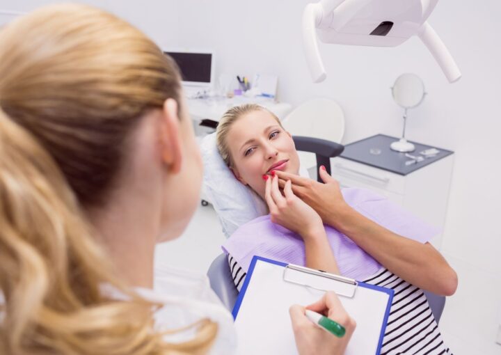 Diş çekimi sonrası pıhtı oluşumu ve iyileşme sürecini gösteren bilgilendirici görsel.